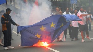 eu flag burning
