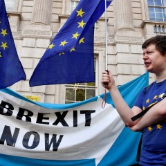 Ανακοίνωση ΜΕΚΕΑ για το δήθεν βρετανικό πραξικόπημα: Οι λαοί ξεσηκώνονται ενάντια στη φασιστική Νέα Διεθνή Τάξη που εκφράζει η ΕΕ